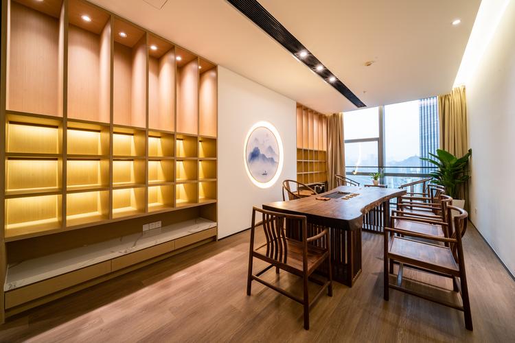 开林企业管理集团于2015年12月15日成立,黎波